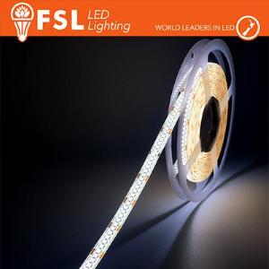 SMD2835 Striscia LED 5m IP65 SILICON 2835 24V - 16W/m 240led/m 3000K